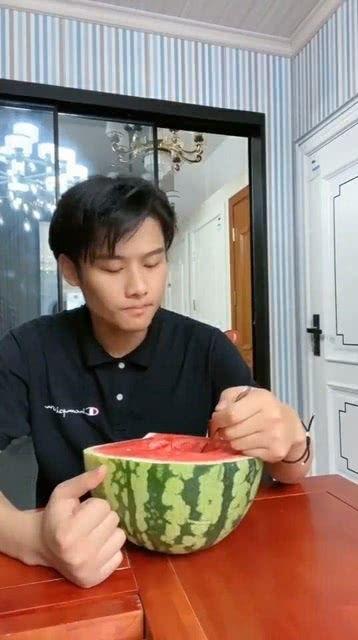 吃瓜大杨哥爸,揭秘娱乐圈背后的真实故事